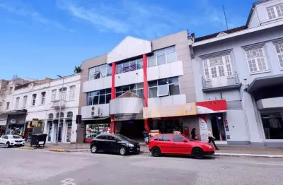 Sala comercial localizada no Centro de Joinville com acesso para Rua das Palmeiras