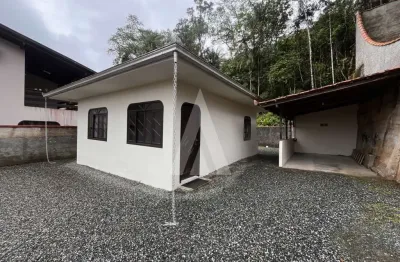 Casa com 1 quarto para alugar na Rua João Dippe, Iririú, Joinville