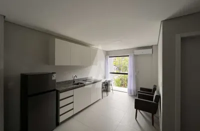 Apartamento studio, mobiliado, 1 dormitório, cozinha e bwc.
