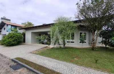 Casa residencial semimobiliada em condomínio fechado, com 3 quartos, sendo 01 suíte no bairro santo antônio.
