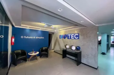 Sala comercial semimobiliada localizada no centro de joinville