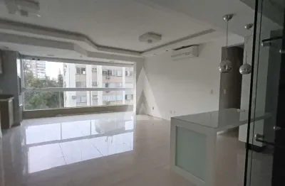 Apartamento semi mobiliado localizado no bairro Atiradores, com 3 quartos sendo 1 suite, e 2 vagas de garagem.