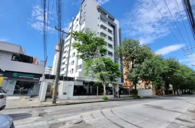 Apartamento com 2 Quartos sendo 1 Suíte, no Bairro Santo Antônio.