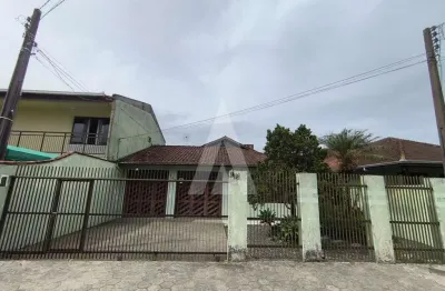 Casa no fátima com 194 m² completa de armários com 03 quartos sendo 01 suíte com hidromassagem