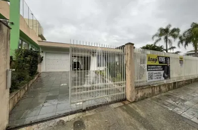 Casa comercial com 4 quartos no bairro América, Joinville, com 381.62 m².