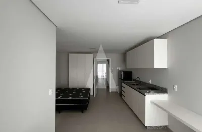 Apartamento studio, mobiliado, 1 dormitório, cozinha e bwc.