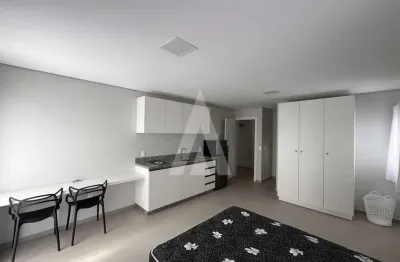 Apartamento studio, mobiliado, 1 dormitório, cozinha e bwc.