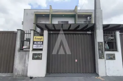 Geminado com 02 quartos, cozinha com armários e garagem coberta localizado no bairro Boa Vista.