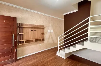 Geminado semi mobiliado, com 2 quartos, cozinha com armários, no bairro parque guarani.