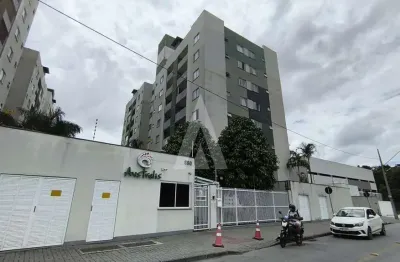 Apartamento no Santo Antônio com 02 quartos, cozinha mobiliada e 1 vaga de garagem.