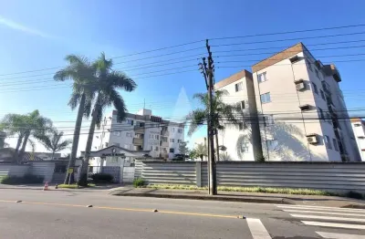 Apartamento com 3 quartos e 1 vaga de garagem no Bairro Costa e Silva.