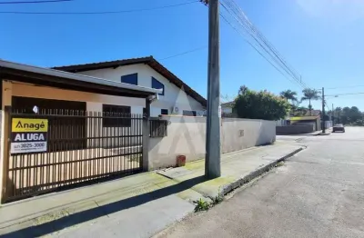 Casa residencial com 3 quartos  para alugar, 100.00 m2 por r$2600.00  - boa vista - joinville/sc