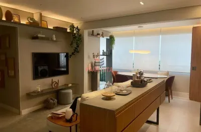 Apartamento com 3 dormitórios e vaga livre e demarcada no metrô praça da arvore!