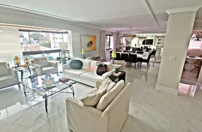 Apartamento alto padrão reformado em Mirandópolis | 214m², 4 dormitórios (2 suítes), 4 vagas, depós