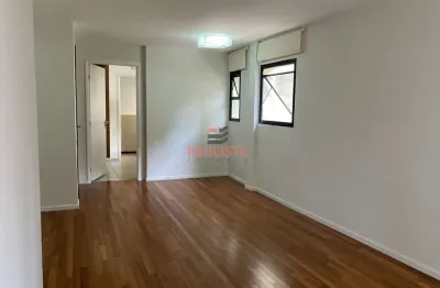 Apto à venda, com  03 dormitórios, 2 vagas fixas independentes, ao lado do metrô vila mariana,na vi