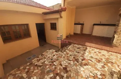 Sobrado com 2 dormitórios, 2 vagas de garagem, recém reformada na  vila oratório.
