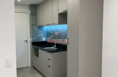 Studio reformado com varanda e lazer completo na metrô saúde