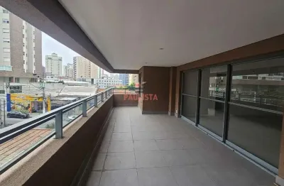 Apartamento para locação, com 3 dormitórios e 2 vagas, ao lado do metrô saúde