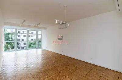Apartamento alto padrão nos Jardins com 141 m², 3 suítes, lazer, ar-condicionado instalado e vaga d