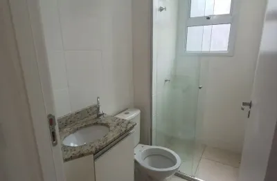 Extrordinario e bem localizado apartamento com varanda e suite