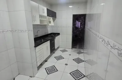 Vendo um espetacular apartamento de dois quartos, todo reformado e com garagem pra dois carros