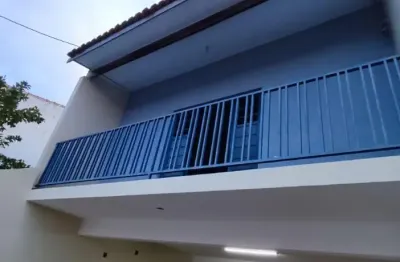 Ampla casa 3 dormitorios ( sendo 1 suíte no piso inferior)