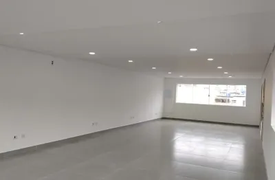 Aluga-se lindas salas coerciais em avenida ótima localização em fino acabamento.