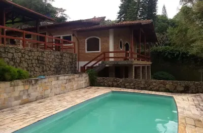 Casa em condomínio para locação, portão, 3 dormitórios, 1 suíte, 3 banheiros, 4 vagas