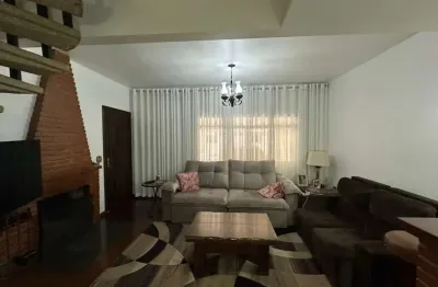 Venha morar no centro de diadema, em sobrado espaçoso.