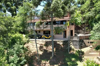 Casa com 4 dormitórios à venda, 275 m² por r$ 1.500.000,00 - alto da vila inglesa - campos do jordão/sp