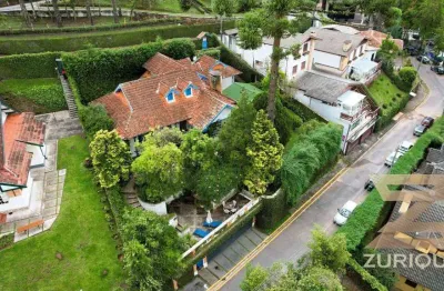 Casa com 5 dormitórios à venda, 350 m² por r$ 2.500.000,00 - capivari - campos do jordão/sp