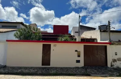 Casa com 3 quartos à venda na Rua Jorge Melquisedeque, 27, Candeias, Vitória da Conquista