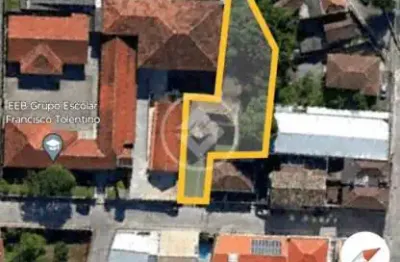 Terreno localizado no coração do centro histórico de são josé codigo: 47926