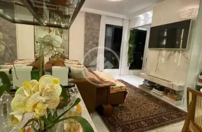 Apartamento de 2 dormitorios, 1 com suite, 3 vagas de garagem localizado em area nobre de florianopolis codigo: 69216