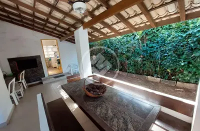 Casa em condomínio fechado a uma quadra do mar. codigo: 90147