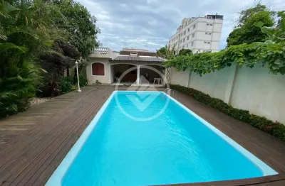 Casa com 5 quartos à venda na Rua Eugênio Portela, 372, Barreiros, São José