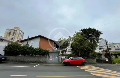 Terreno à venda na Rua Moura, 92, Barreiros, São José