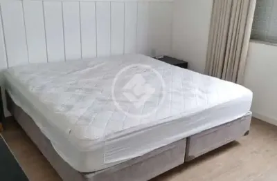 Belo apartamento em prédio frente mar em coqueiros codigo: 114333