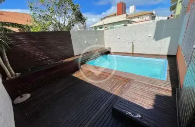 Sobrado com 3 suítes a 300 metros do mar – ingleses norte, florianópolis codigo: 119506
