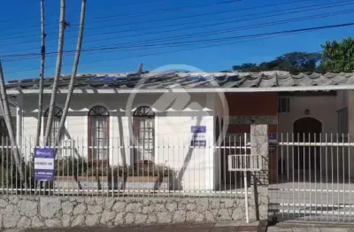 Casa à venda com com 03 dormitórios e edícula na parte de trás no bairro forquilhinhas são josé sc. codigo: 120286