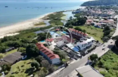 Studios a venda em pontas das canas, pé na areia. codigo: 133353