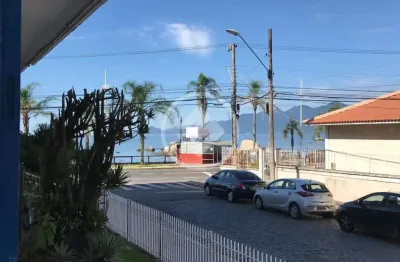 Apartamento térreo com acesso exclusivo na beira-mar de coqueiros! codigo: 151763