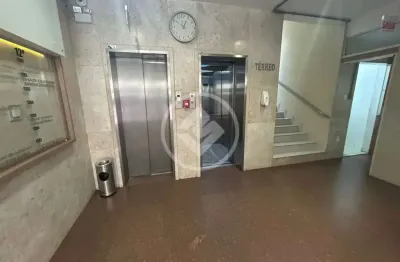 Excelente sala comercial no coração do centro de florianópolis codigo: 153244