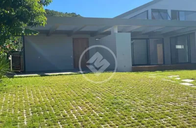 A casa dos sonhos no Sul da Ilha espera por você. codigo: 268897