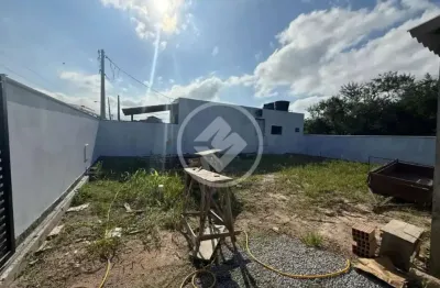 Casa no Carianos com amplo terreno – Próximo ao Campo do Avai codigo: 274261
