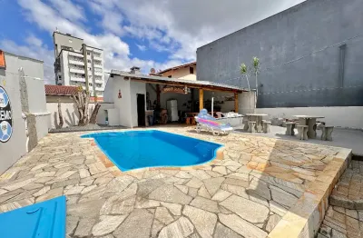 Casa plana averbada com suite mais dois dormitórios no bairro santo antônio.