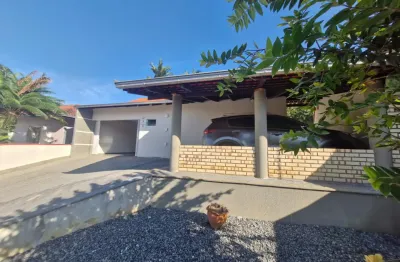 Casa averbada no bairro petrópolis joinville santa catarina