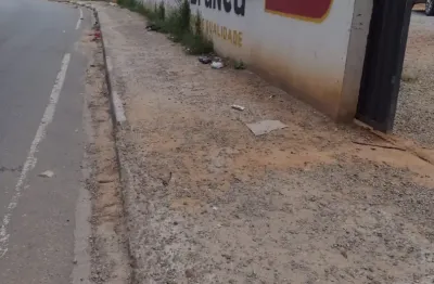 ÁREA À VENDA – EXCELENTE OPORTUNIDADE PARA INCORPORAÇÃO Área à venda com 8.528,00 m², localizada em ponto estratégico na Estrada dos Fernandes com a Oswaldo de Oliveira, região de grande valorização e