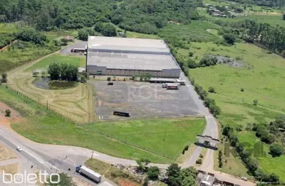 Boletto imóveis aluga pavilhão com 4.000 mil m², 4 docas, refeitório, estacionam
