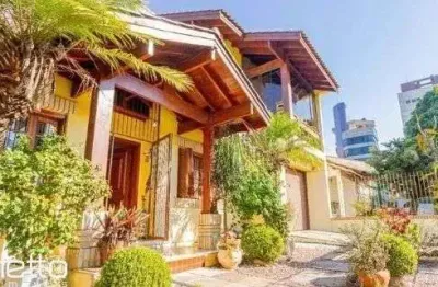 Casa com 304m2,  4 dorm, 3 vagas-locação  r$ 20.000,00- jardim lindóia